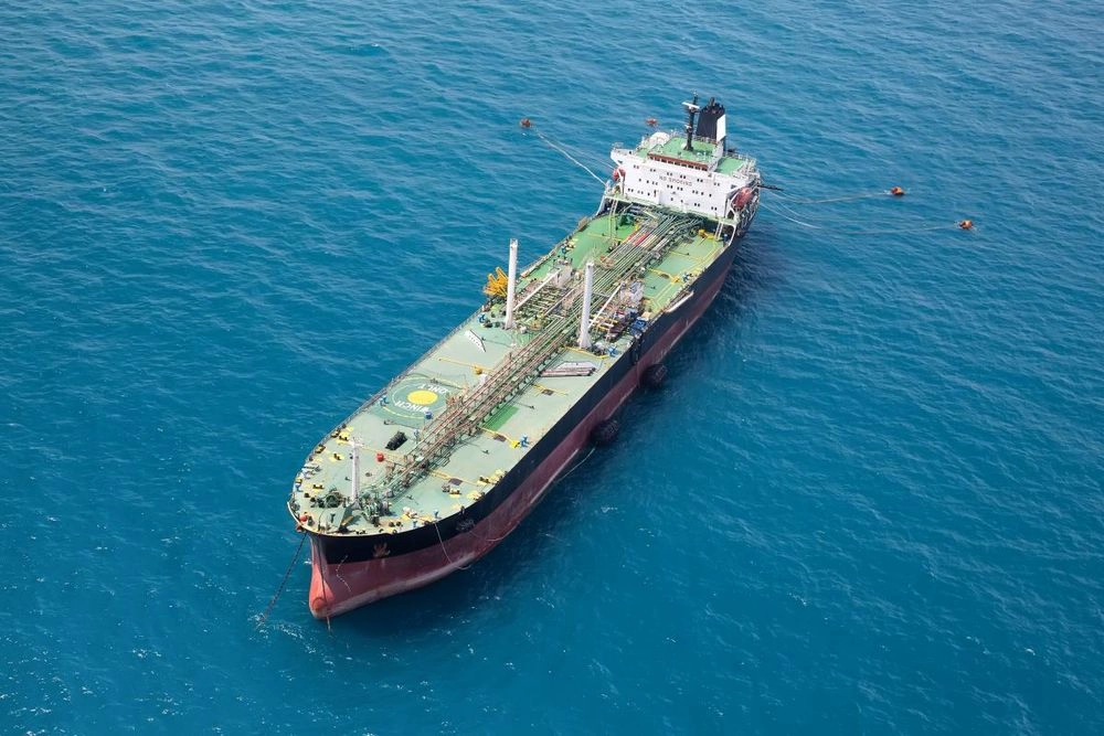 российский нефтяной танкер NS Leader резко изменил маршрут под влиянием санкций США