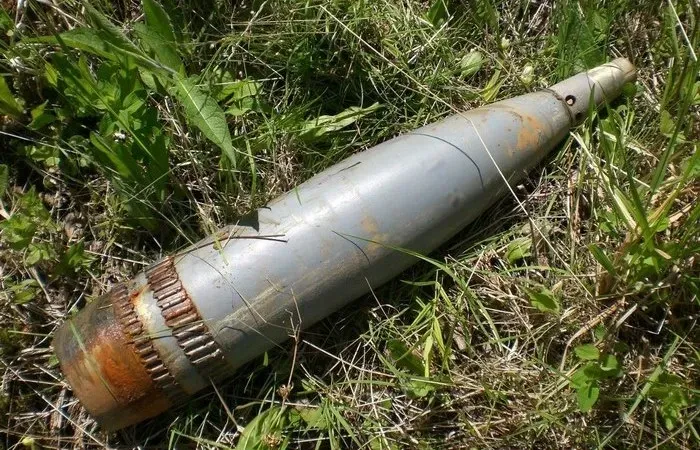 В Донецкой области погиб мужчина, который пытался разобрать снаряд, еще один человек ранен