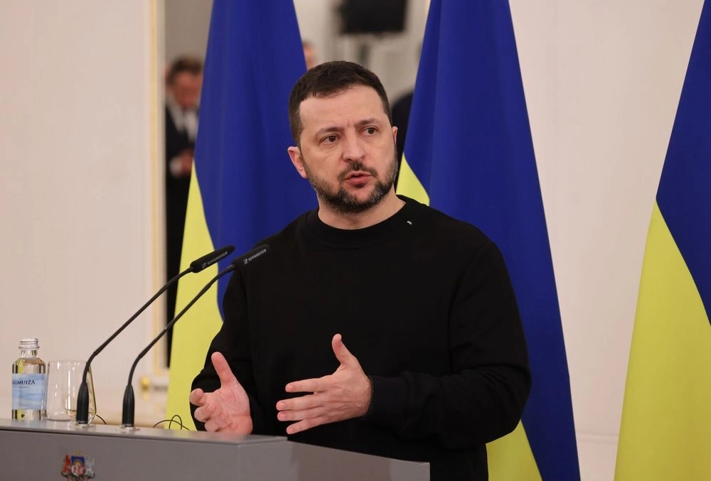Зеленский планирует посетить Париж и Берлин, чтобы лоббировать помощь для Украины - Bloomberg News