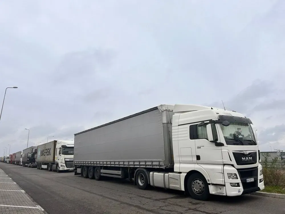 Блокада на границе с Польшей: в очереди на пяти пунктах пропуска более 1,2 тыс. грузовиков