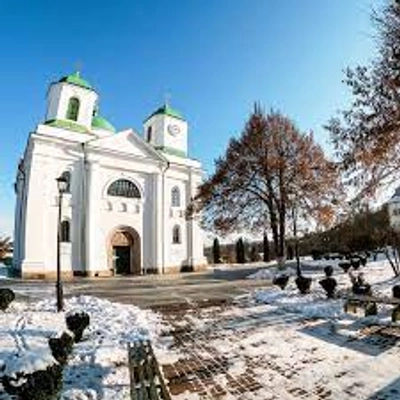 В Черкасской области через суд хотят вернуть земли под Успенским собором в Каневе, которые "захватила" УПЦ (МП)