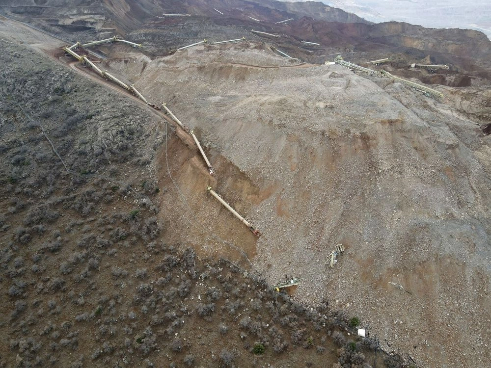Оползень на турецкой золотодобывающей шахте вызвал беспокойство из-за загрязнения реки Евфрат цианидами