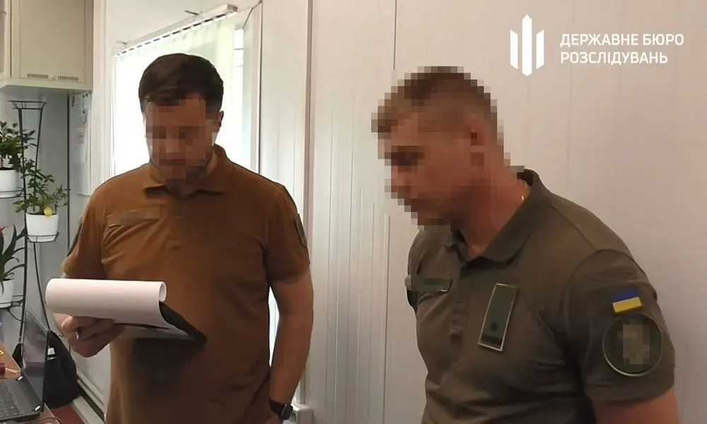 Kyiv region serves notice of suspicion to officer who extorted money from subordinates for consideration of social issues