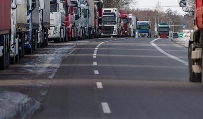Polish farmers and carriers promise to block all traffic on the border in February and March