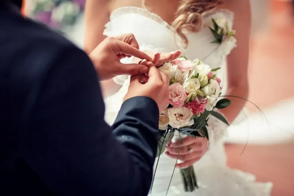 Понад 1100 пар одружилися в Україні в День святого Валентина - Мін'юст зафіксував сплеск заявок