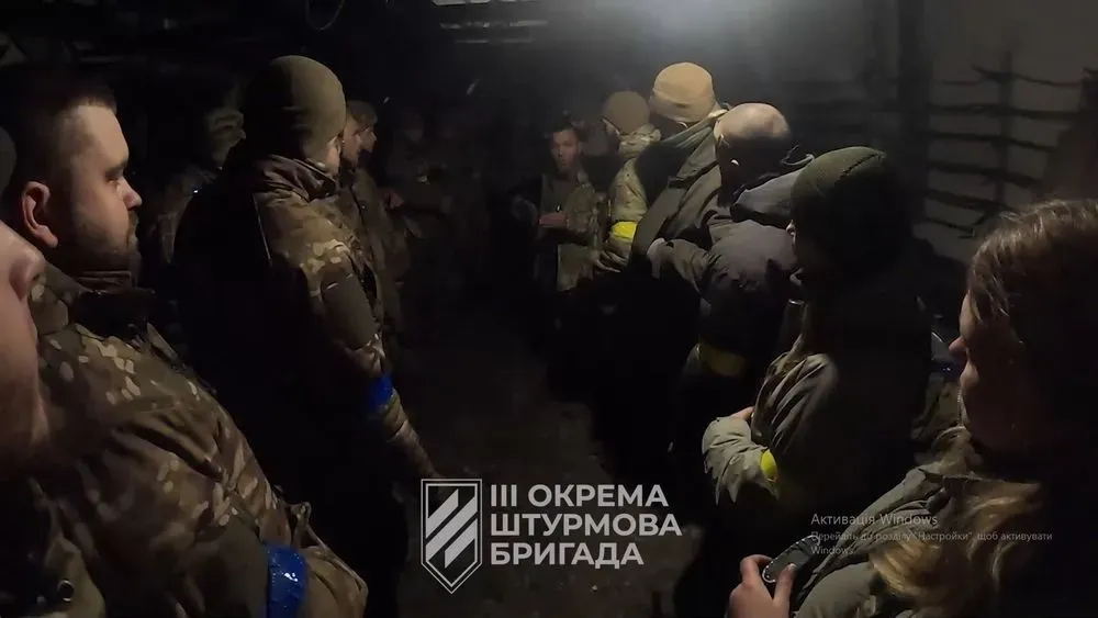 Бойцы из третьей штурмовой показали что происходит в подвалах Коксохима в Авдеевке