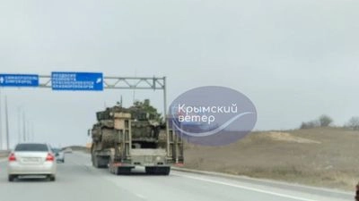 Occupants move tanks to the north of the occupied Crimea