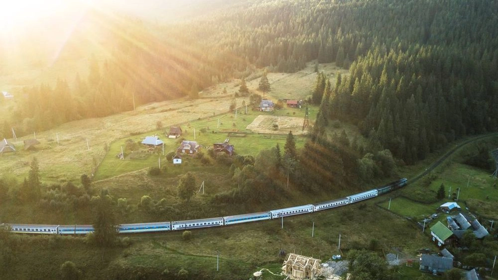 Укрзализныця назначит дополнительный поезд из Днепра в Ворохту на весенние школьные каникулы
