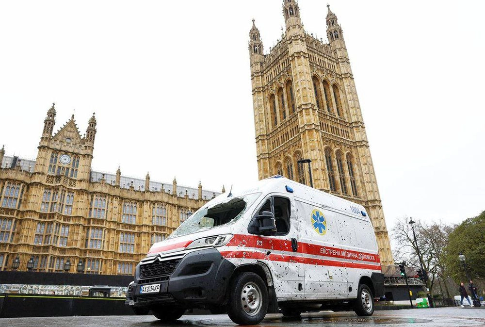 Faces of russian terrorist attacks: Ukrainian medics bring the shot ambulance to the UK
