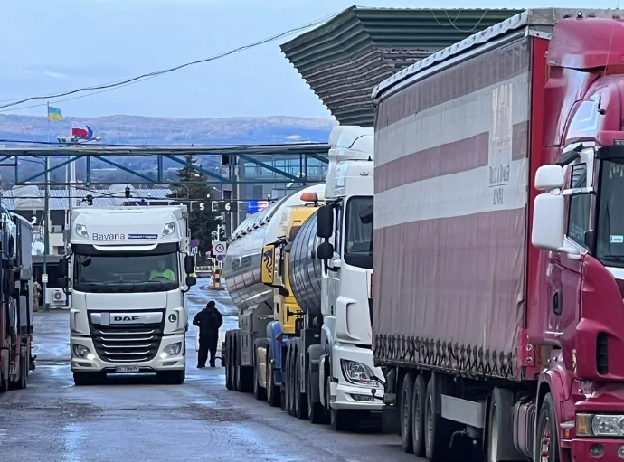 Blockade on the border with Poland: about 3.2 thousand trucks are waiting in line at six checkpoints