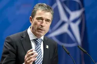Экс-генсек НАТО заявил, что важным является снятие ограничений на поставки оружия и максимальной помощи Украине