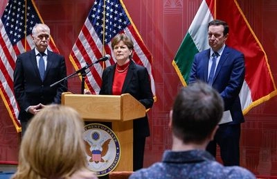 Венгерское правительство отказалось встретиться с американскими сенаторами, которые приехали в Будапешт