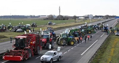 Чешские фермеры присоединились к европейским протестам: в Праге затруднено движение