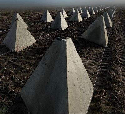 Строительство оборонительных рубежей продолжается: в ОП показали, как усиливают границы Украины