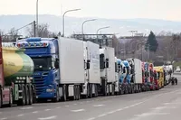 Ukrainian carriers prepare protests near three checkpoints in response to Polish blockade