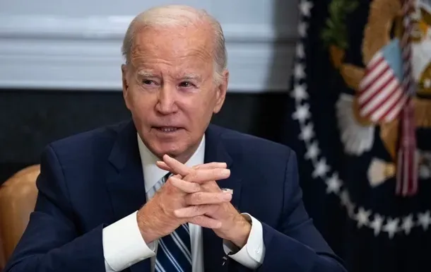 Biden says the us is considering new sanctions against russia over navalny's death