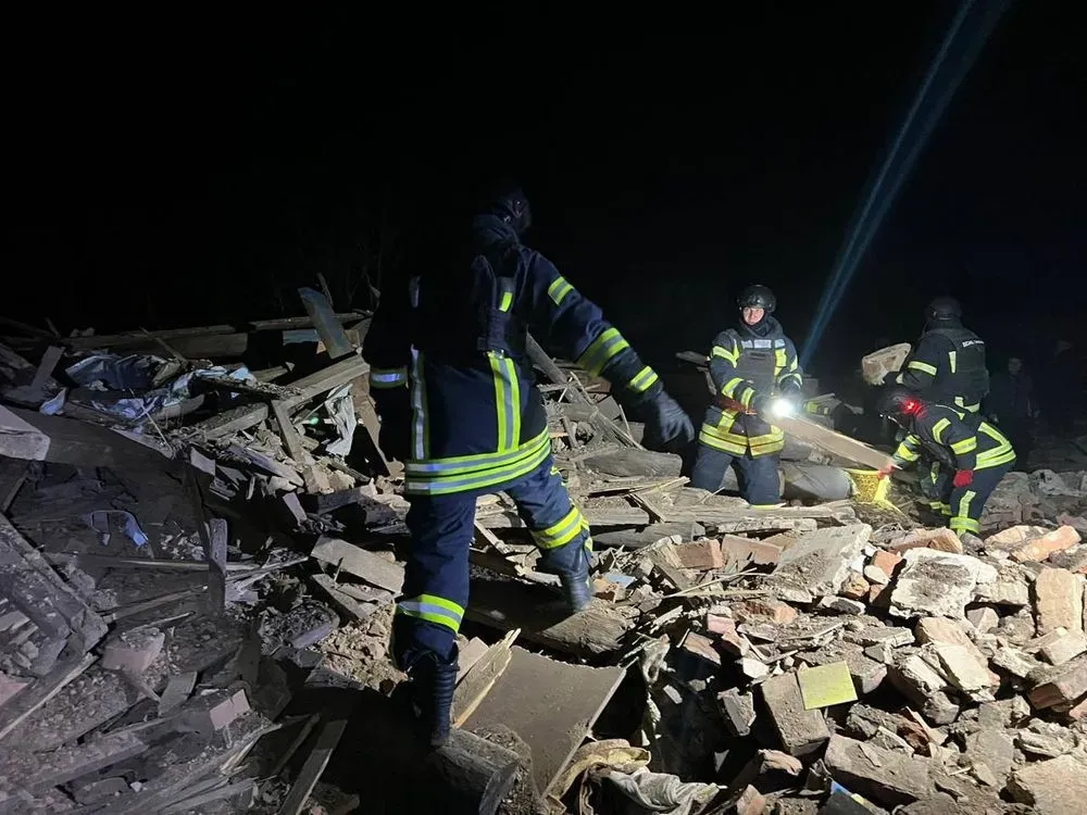 Occupants dropped aerial bombs on a village in Kharkiv region: a woman was rescued from the rubble