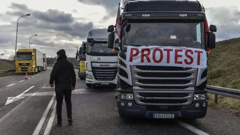 ukraine-called-on-poland-to-provide-a-legal-assessment-of-the-actions-of-the-protesters-and-ensure-the-unblocking-of-the-border