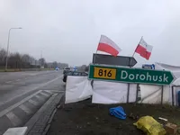 Polish farmers plan to extend border blockade until April