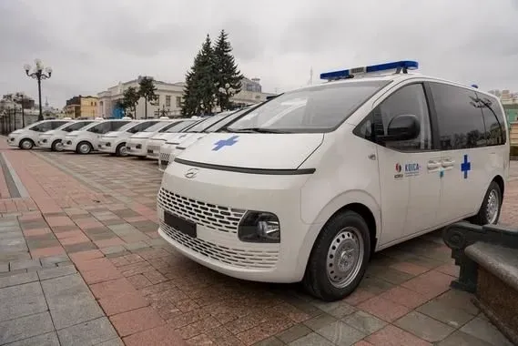 Южная Корея передала Украине 10 автомобилей скорой помощи