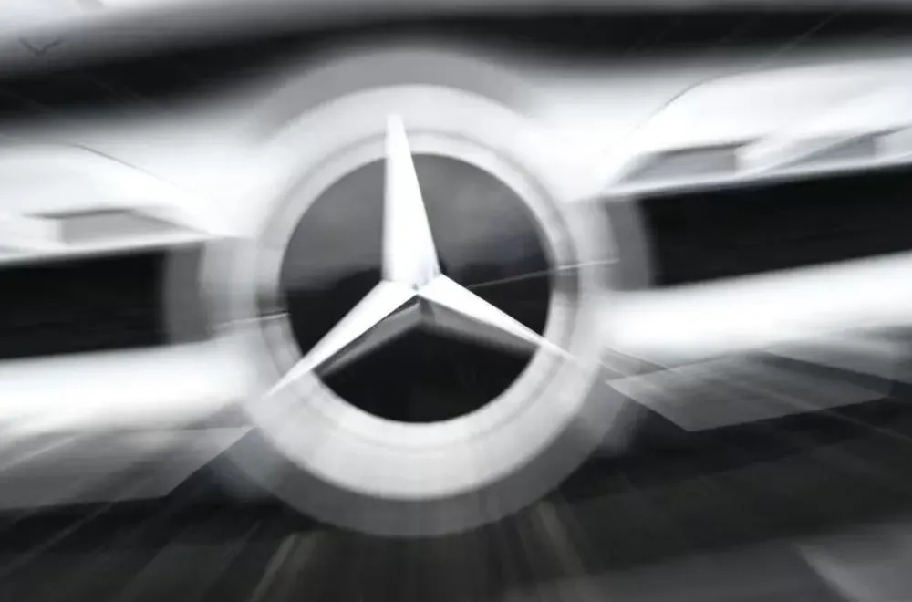 Mercedes-Benz recalls 250,000 vehicles worldwide due to fuse problems and fire risk