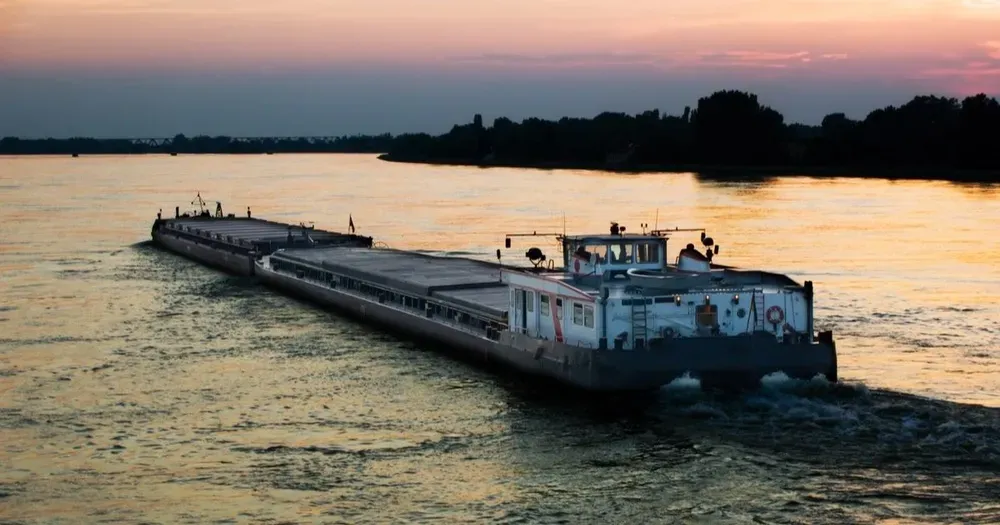 Для преодоления польской блокады Украина может увеличить экспорт через порты Дуная - Bloomberg