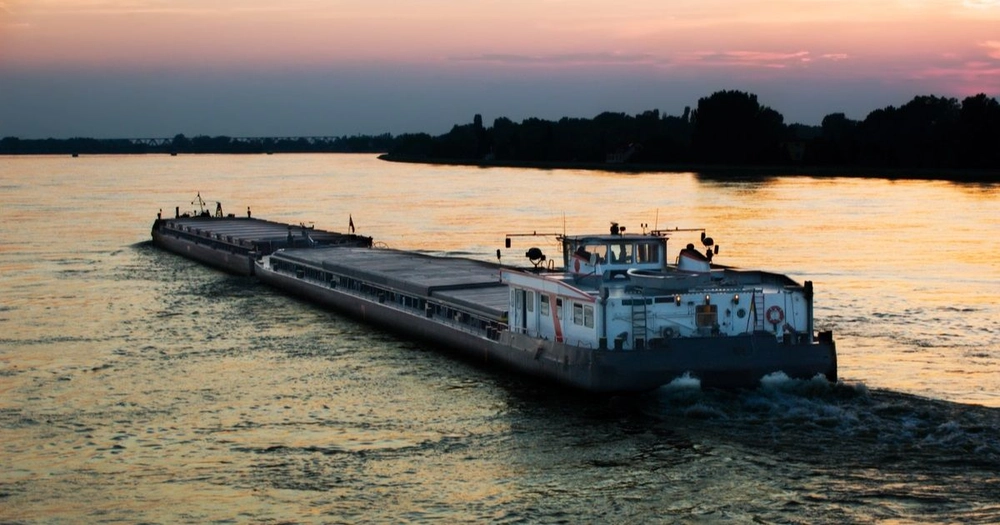 Для подолання польської блокади Україна може збільшити експорт через порти Дунаю - Bloomberg