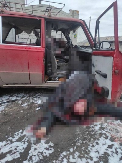 Вражеский беспилотник атаковал гражданское авто на Харьковщине: двое мужчин погибли, женщина - ранена