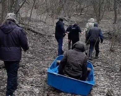 Wandering in the woods for almost two weeks: a man who drove away in a car and disappeared into the woods was found in Cherkasy region