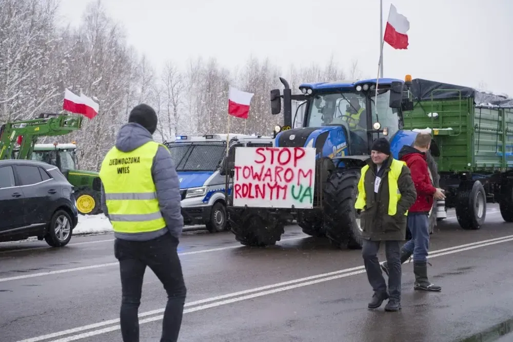 "Shame and disgrace": Polish Consul General in Lviv apologizes to Ukraine for farmers' protests on the border