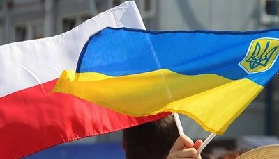 Украинцы стали хуже относиться к Польше и США - опрос