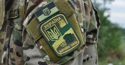 Зеленский на встрече с фракцией "Слуга народа" предложил повысить зарплаты военным до 200 тыс. грн - нардеп