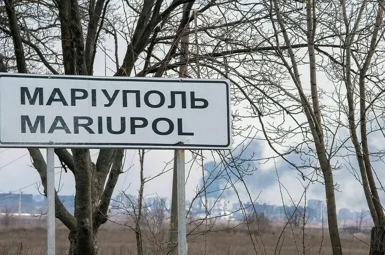 A series of explosions occurred in occupied Mariupol