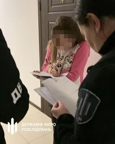 Одесская правоохранительница 3 года безосновательно начисляла зарплату своей подруге