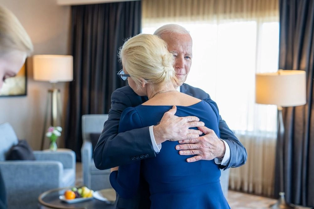 biden-meets-with-navalnys-wife-and-daughter-expresses-support-for-the-opposition-leaders-values-and-promises-new-sanctions-against-russia
