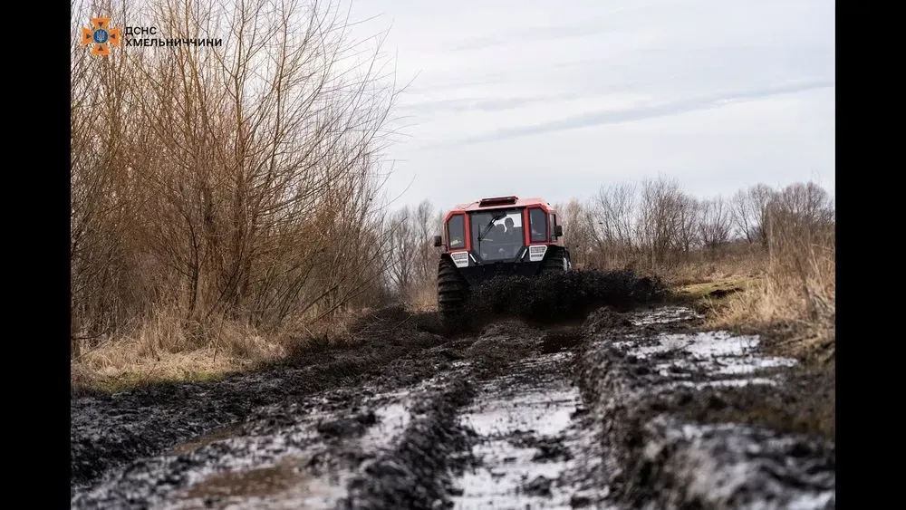 В Хмельницкой области испытывают снегоход "Богун" во время Всеукраинских учений