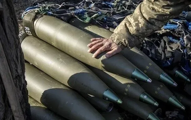 Страны ЕС пытаются собрать 1,5 млрд долларов для закупки снарядов для Украины - СМИ