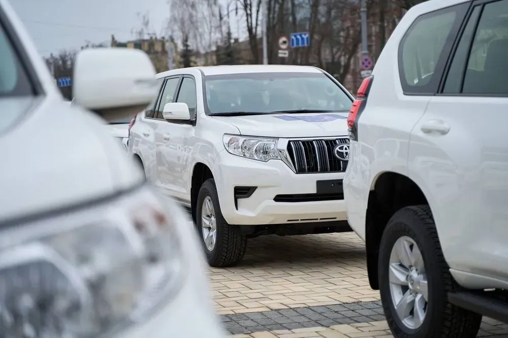 President of the European Commission handed over 50 off-road vehicles to law enforcement in the combat zone