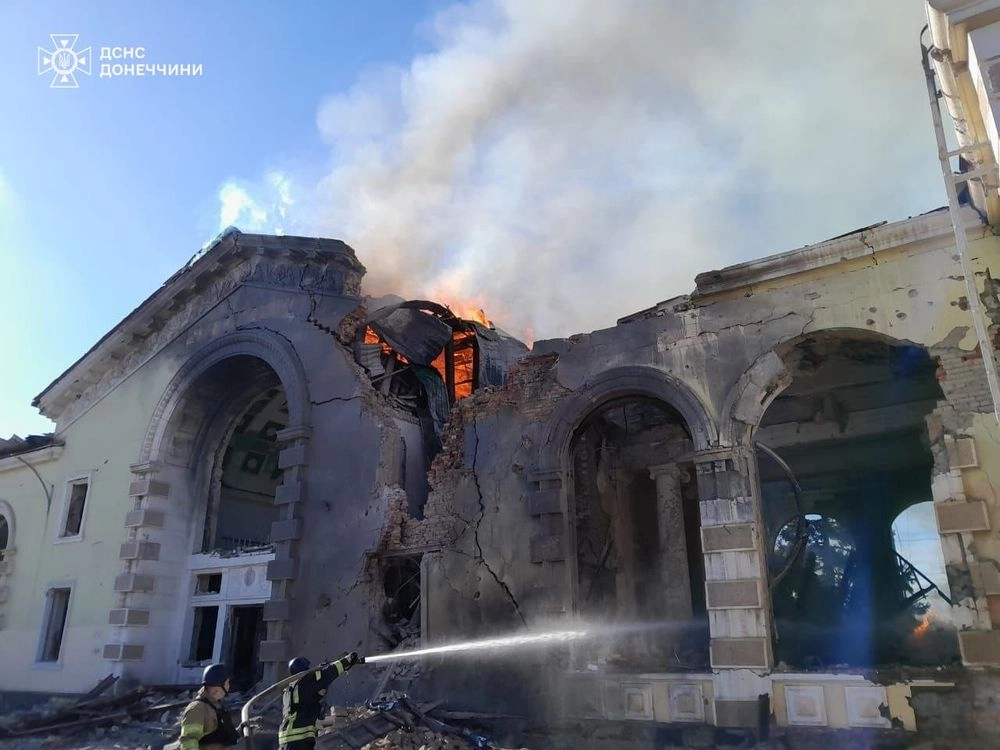 В Константиновке спасатели ликвидировали последствия вражеского обстрела
