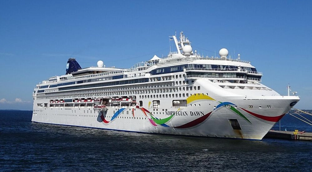 Mauritius bans disembarkation of 3000 people from cruise ship due to cholera fears