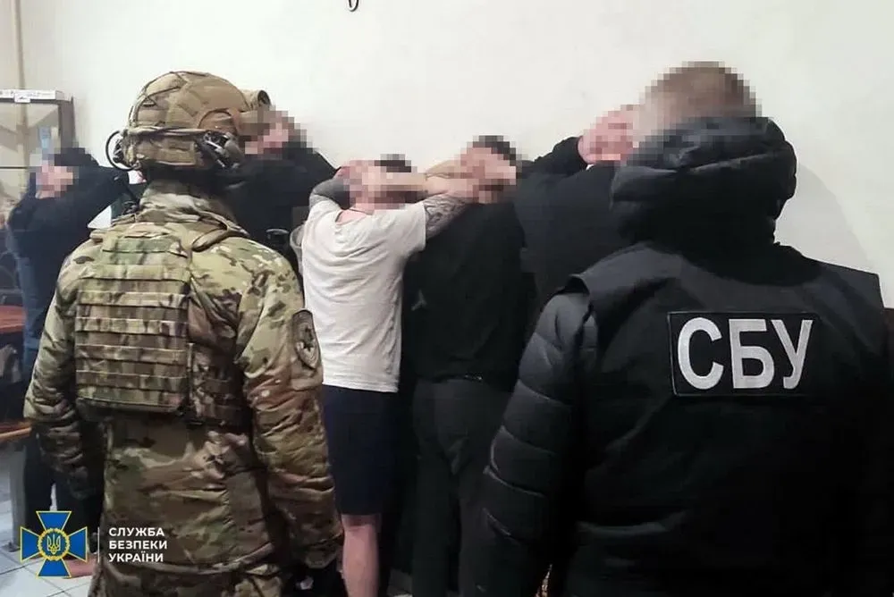 A prisoner of the Zhytomyr Correctional Institution was exposed for swindling money from relatives of Ukrainian military