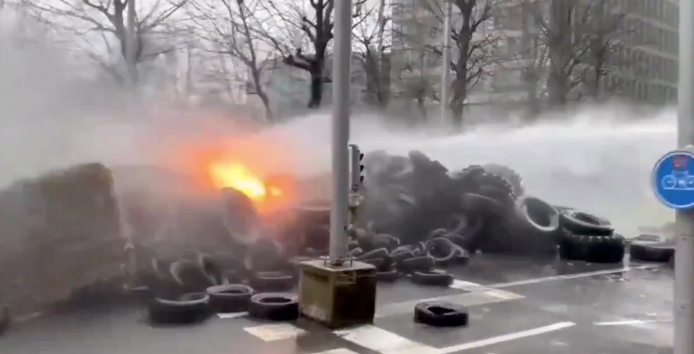  У Брюсселі поліція застосувала водомети проти протестуючих фермерів