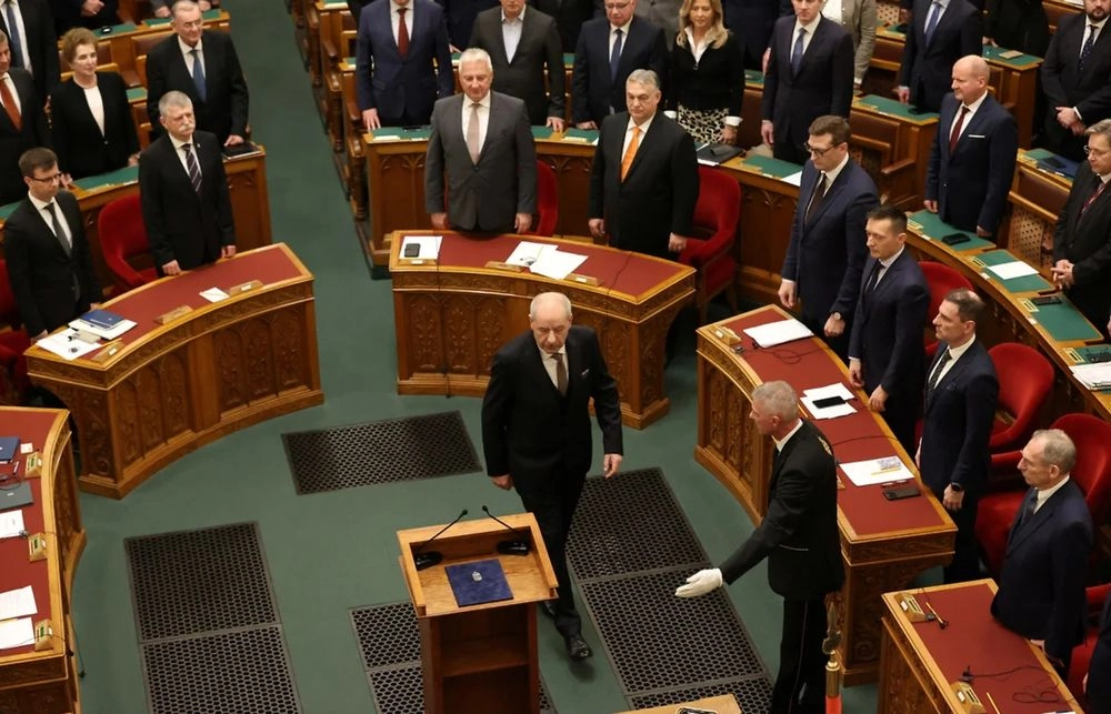 В Венгрии парламент избрал нового президента