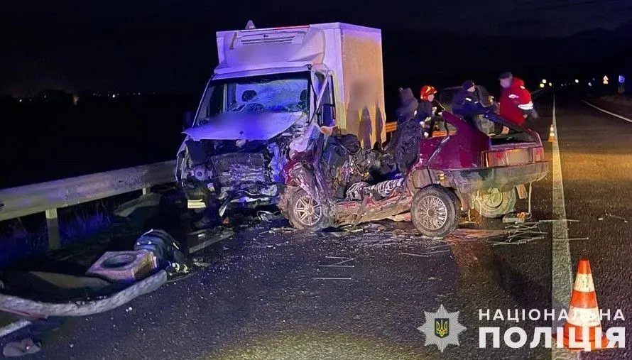 П'яний водій на ВАЗі врізався у мікроавтобус на зустрічній, є жертви: повідомляється, що у ДТП потрапив автомобіль "На щиті"