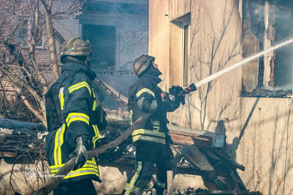 Херсонщина: в МВС показали як виглядає будинок у Велетенському, по якому прилетів російський снаряд