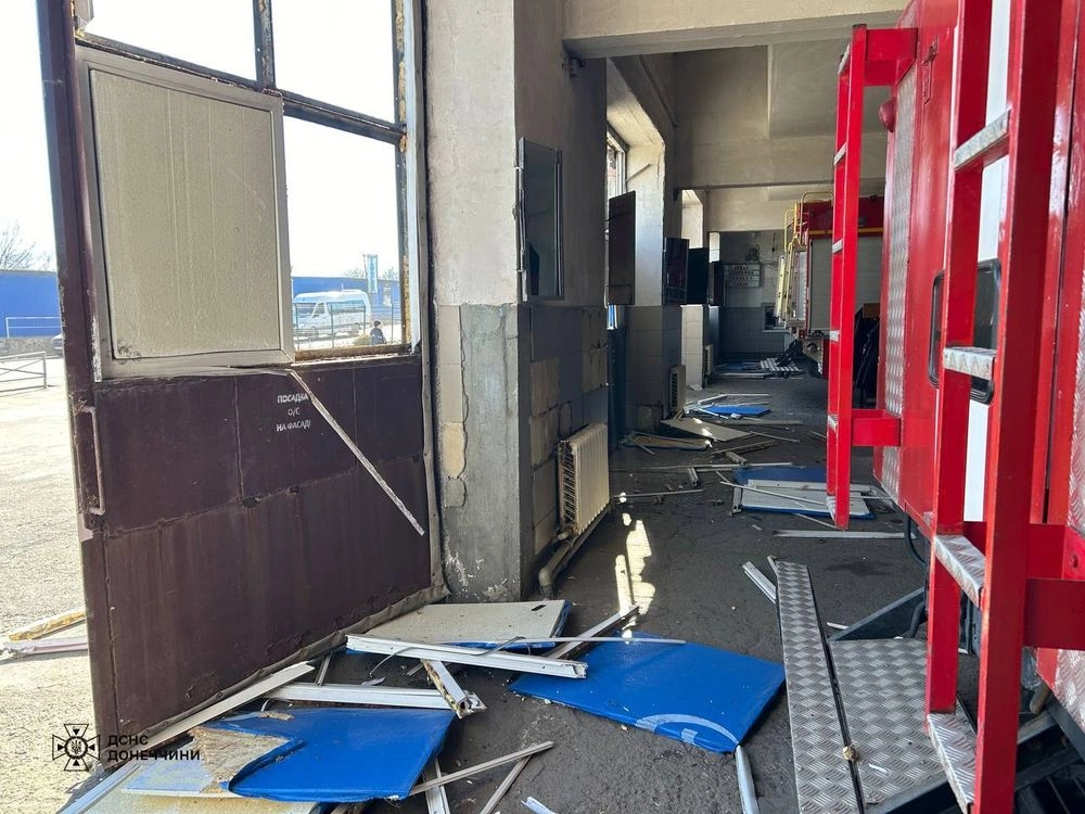 Оккупанты ударили по Курахово: повреждена пожарная часть