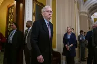 Сенатор Мітч Макконнелл йде у відставку з поста лідера республіканців