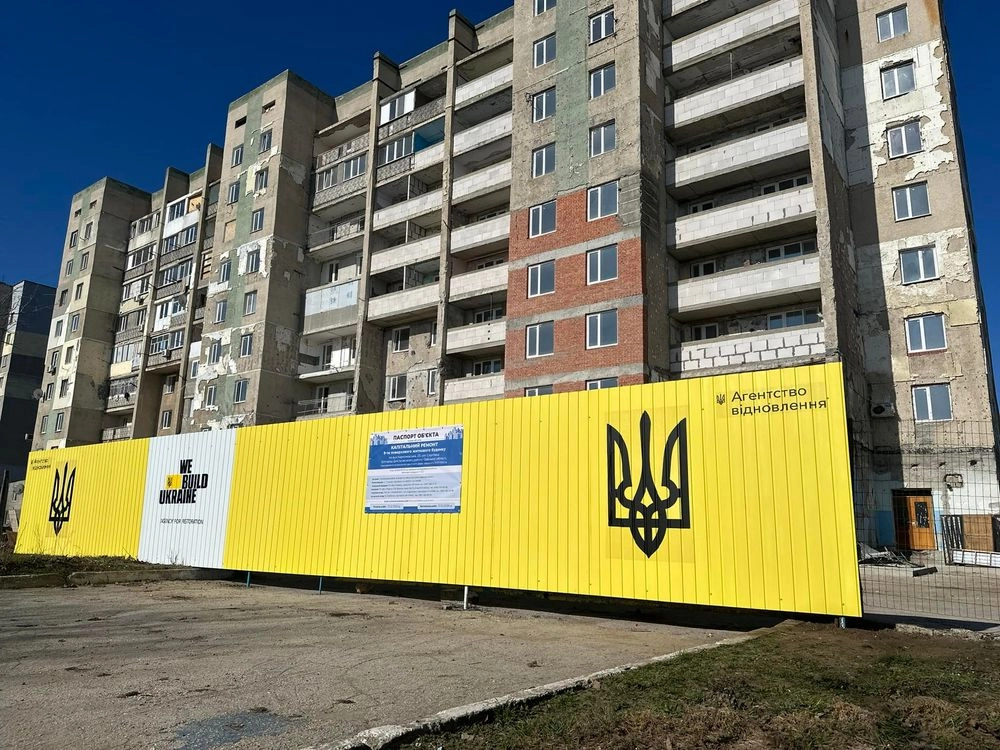 Restoration of an apartment building damaged by a Russian attack in 2022 continues in Odesa region