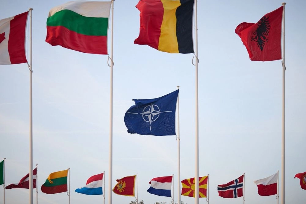 Суверенная Украина однажды станет частью НАТО - заместитель Генсека