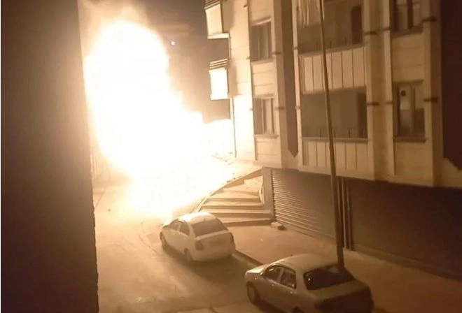 Gas pipeline explodes in Istanbul